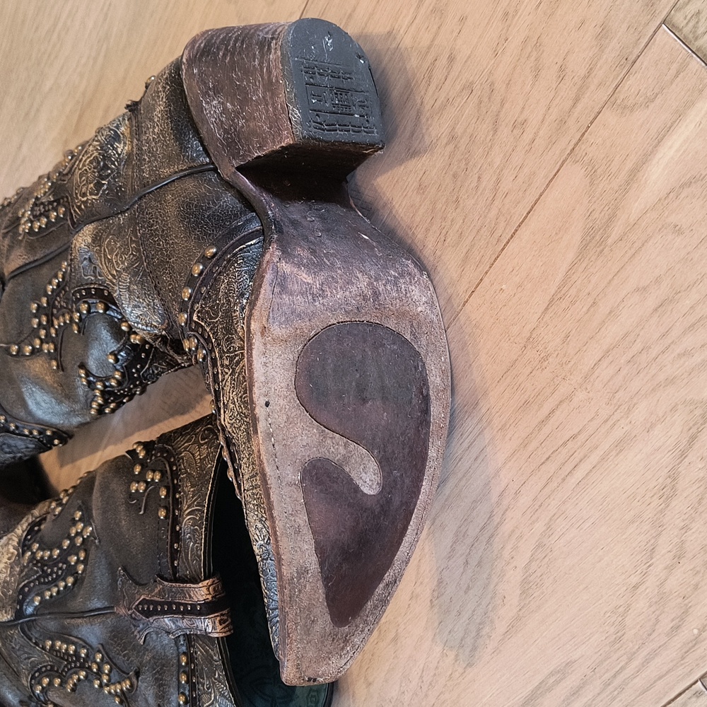 Corral Vintage Boots - Picture 5 of 14